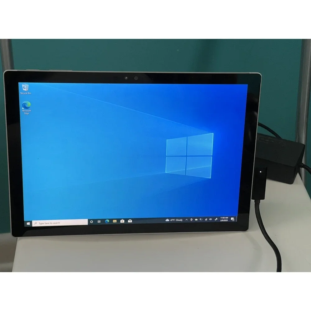 Microsoft Surface Pro 4 - i5 - 4GB RAM - 128GB SSD - 12.3